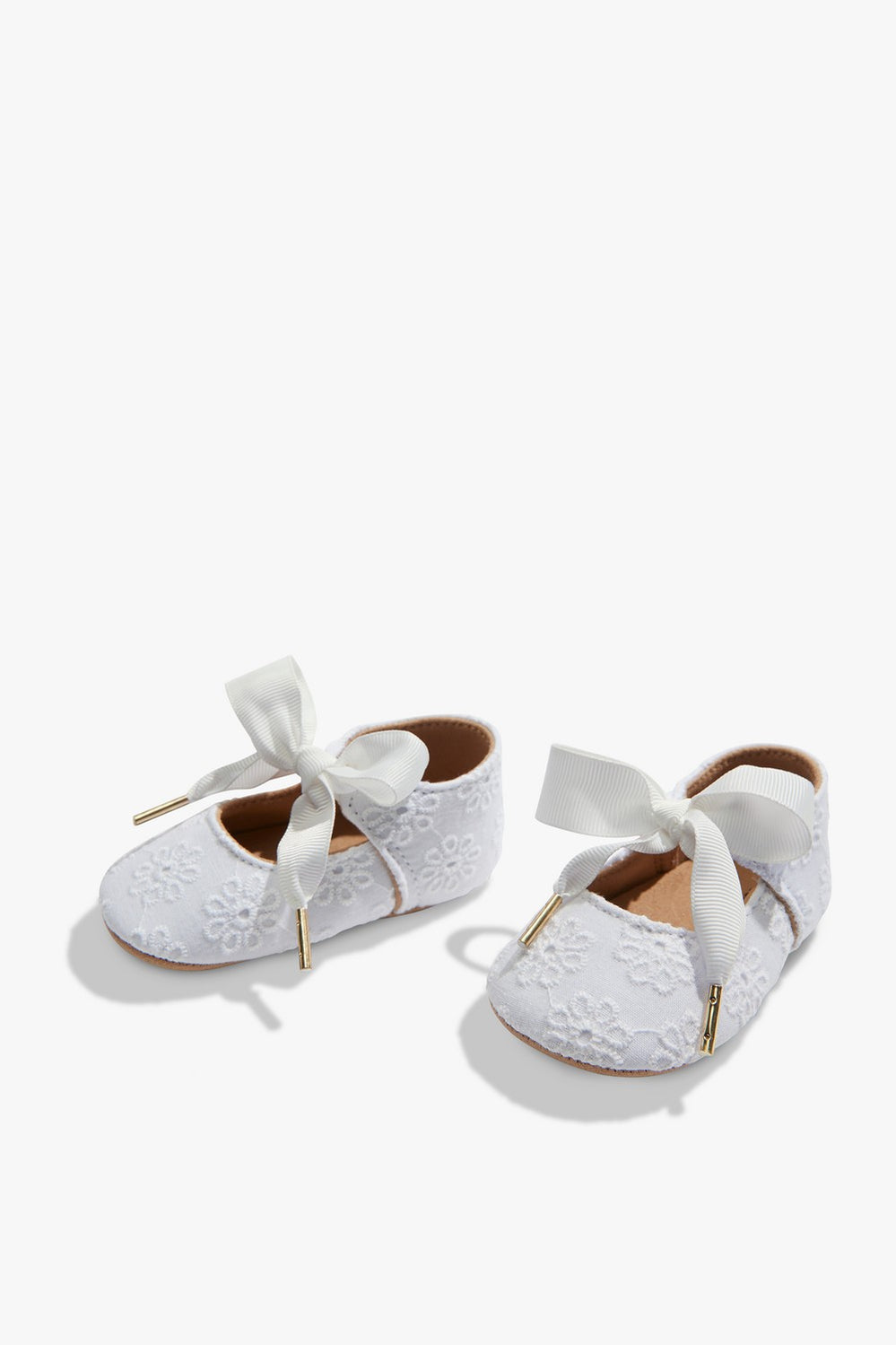 Broderie Pre Walker