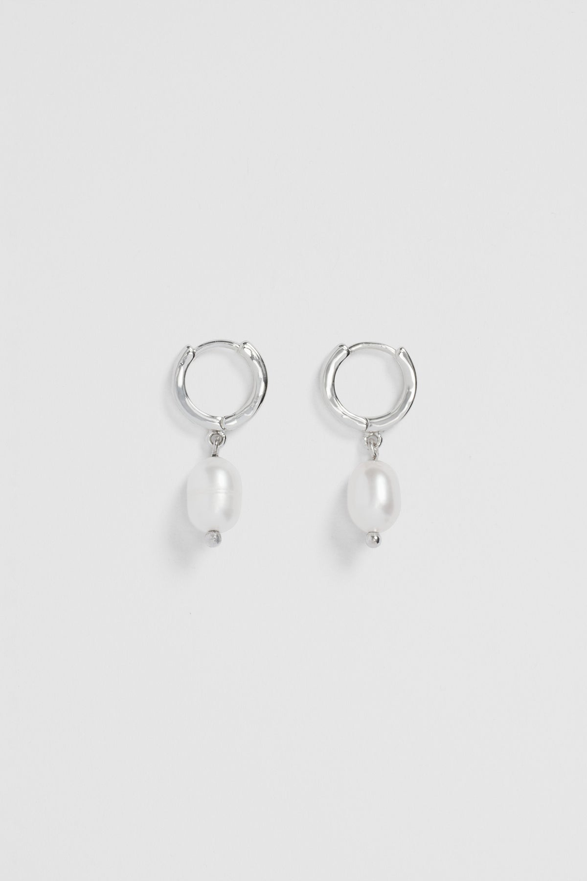 Ava Mini Pearl Hoop Earring