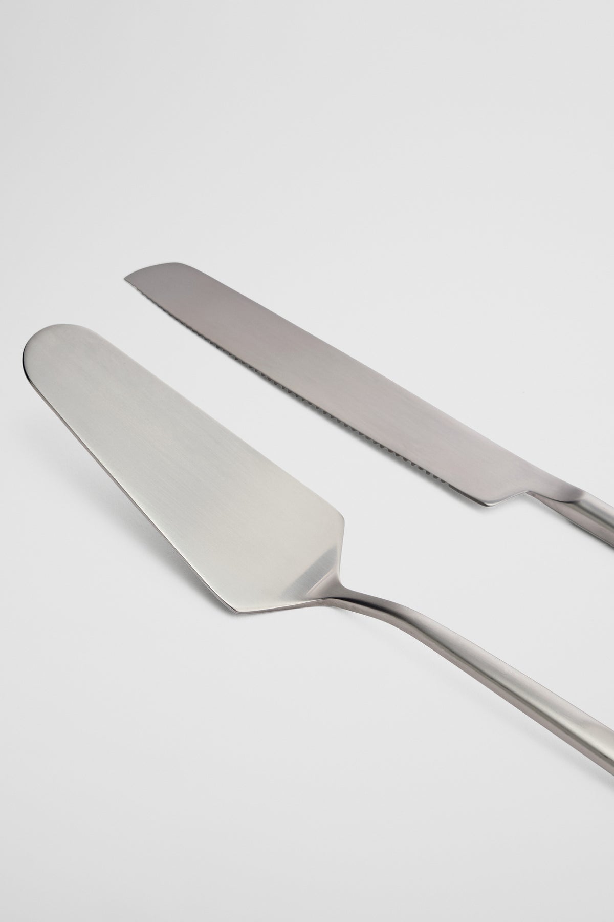 Nolan Cake Server