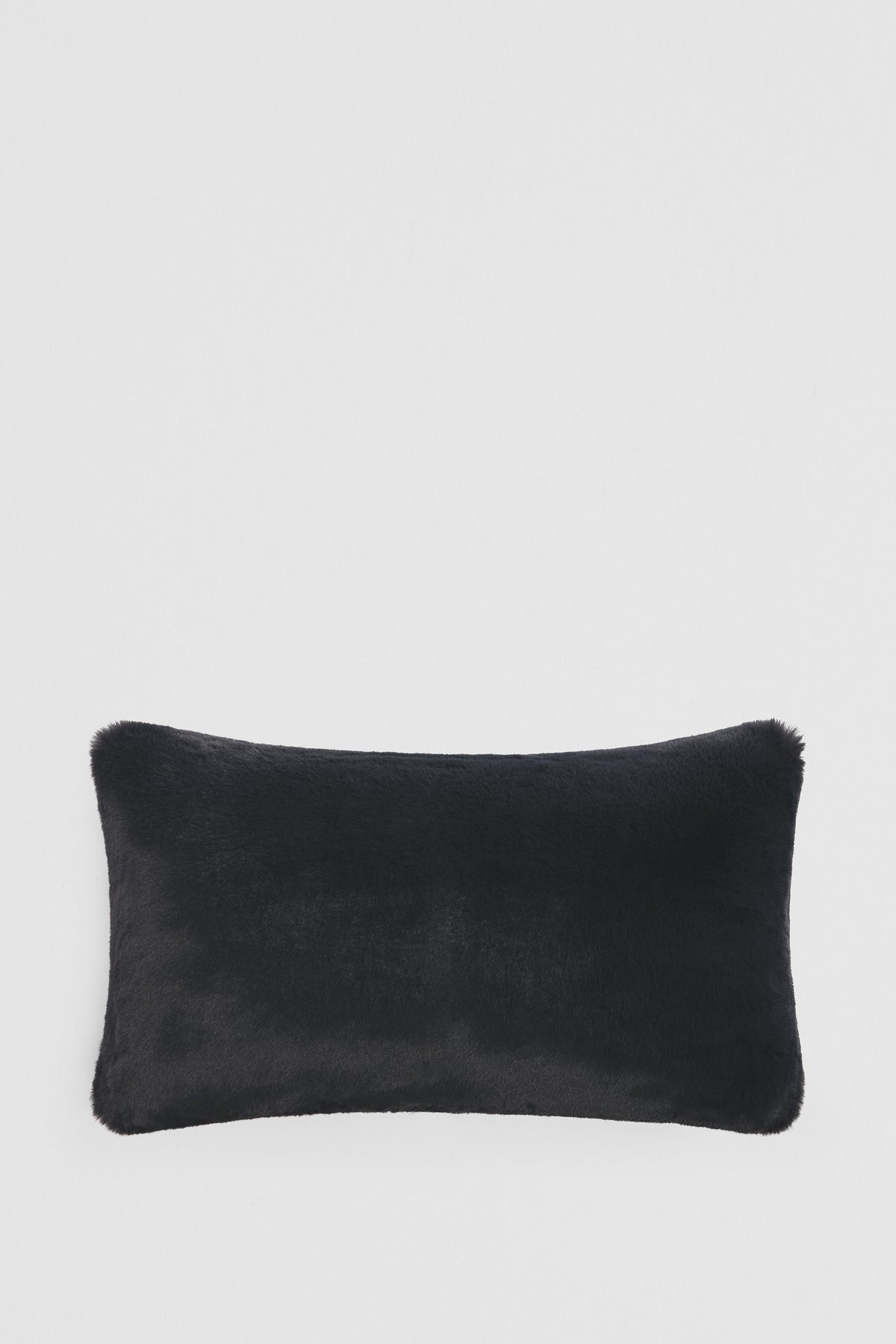 Hailey 35X60 Cushion