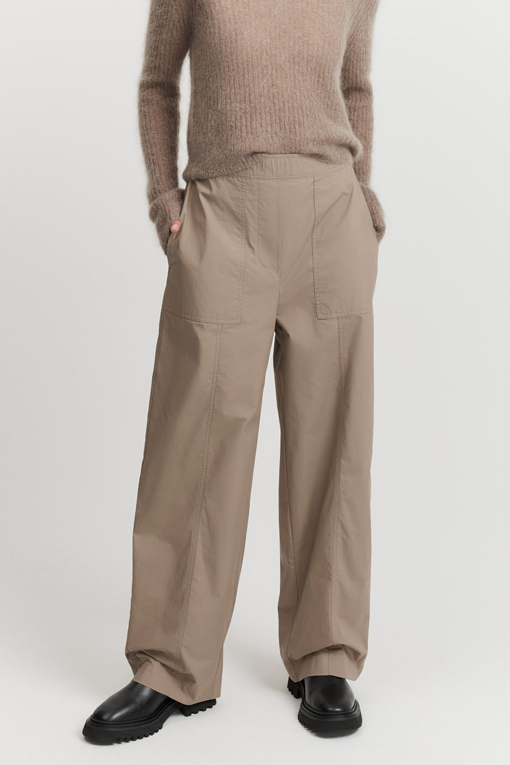 Relaxed Pull-On Pintuck Pant
