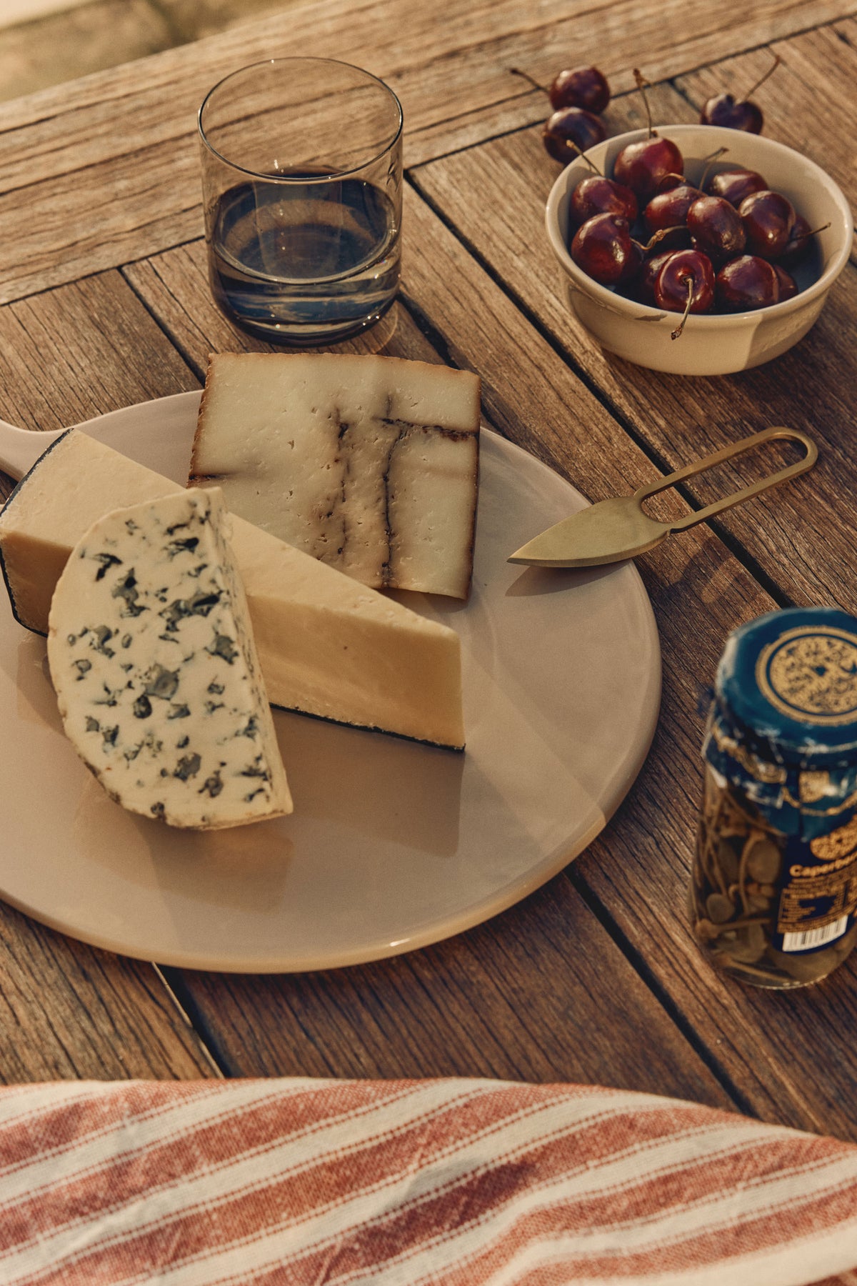 Arti Board And Knife Set