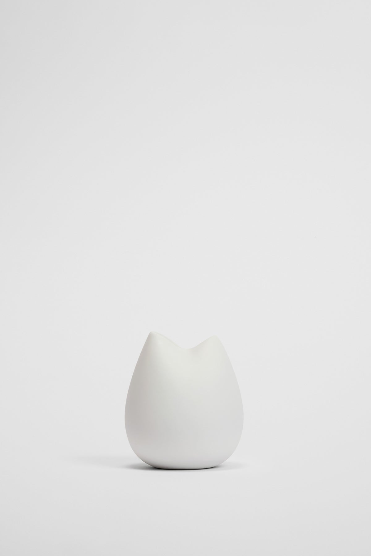 Ari Small Porcelain Vase