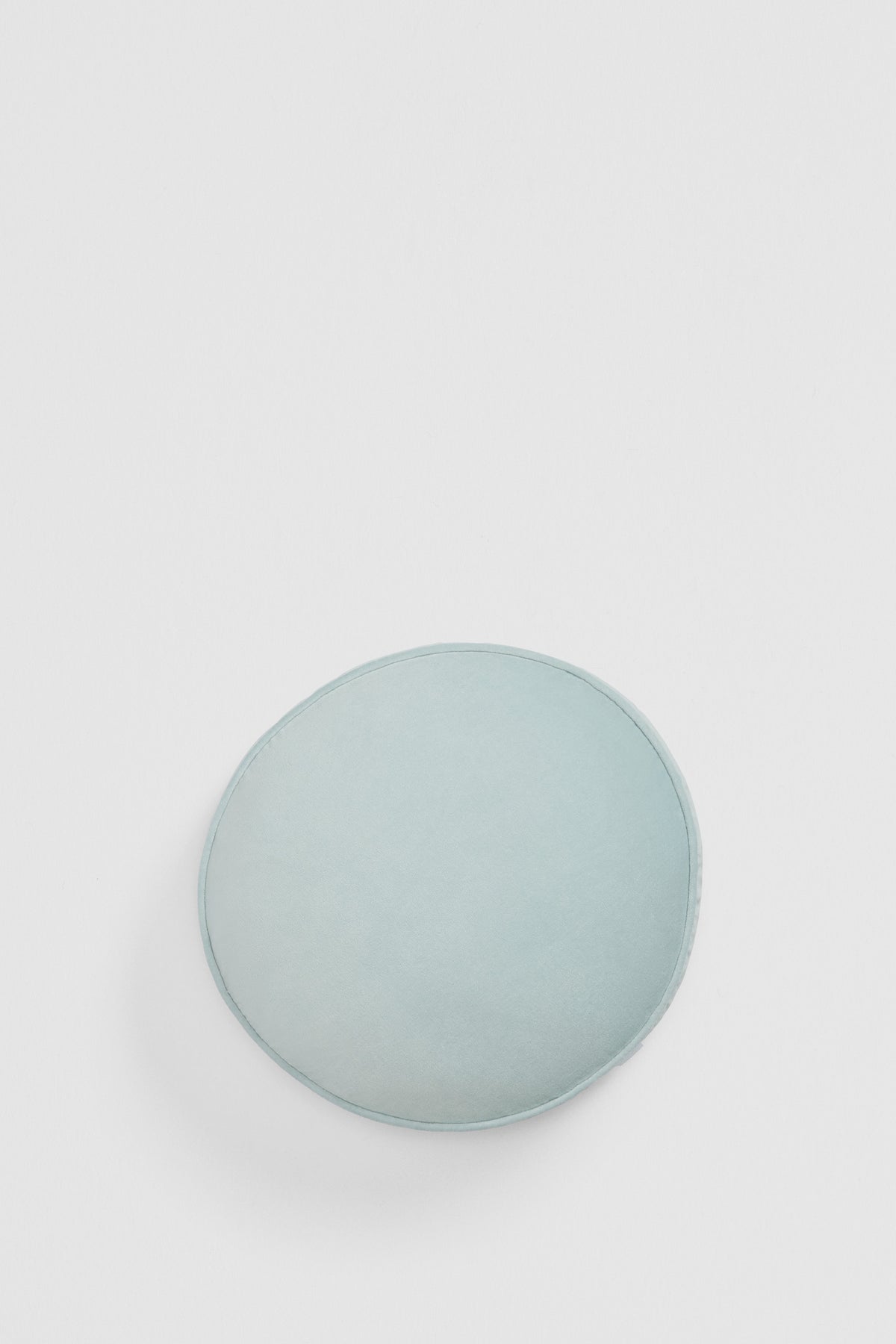 Camille 40X40X6 Round Cushion