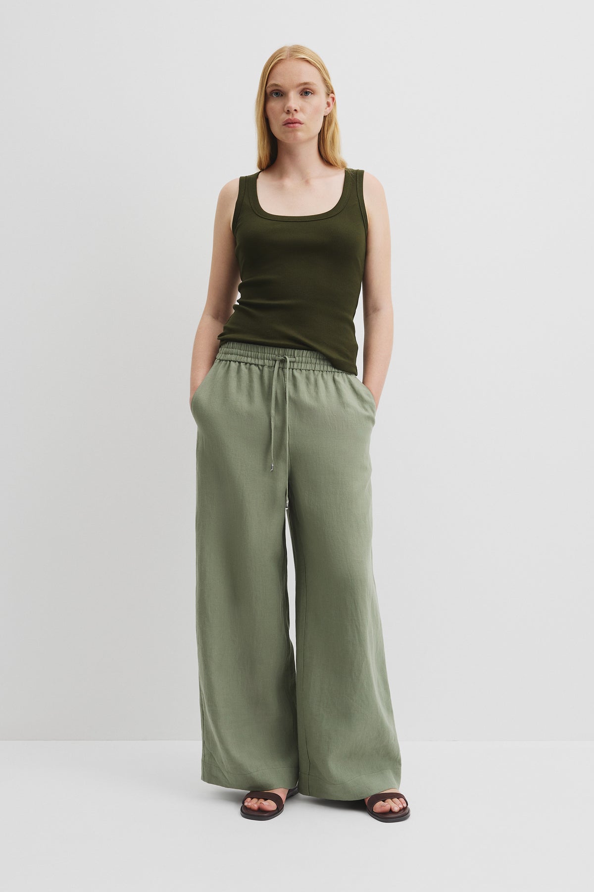 Organically Grown Linen Pull-On Pant