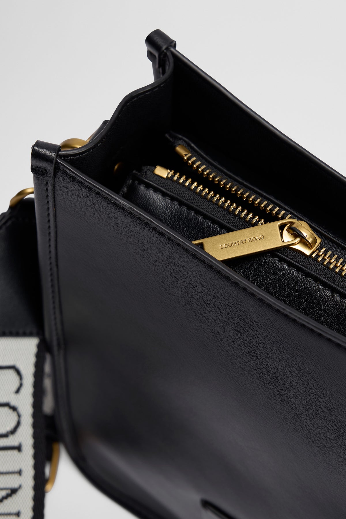 Pippa Crossbody