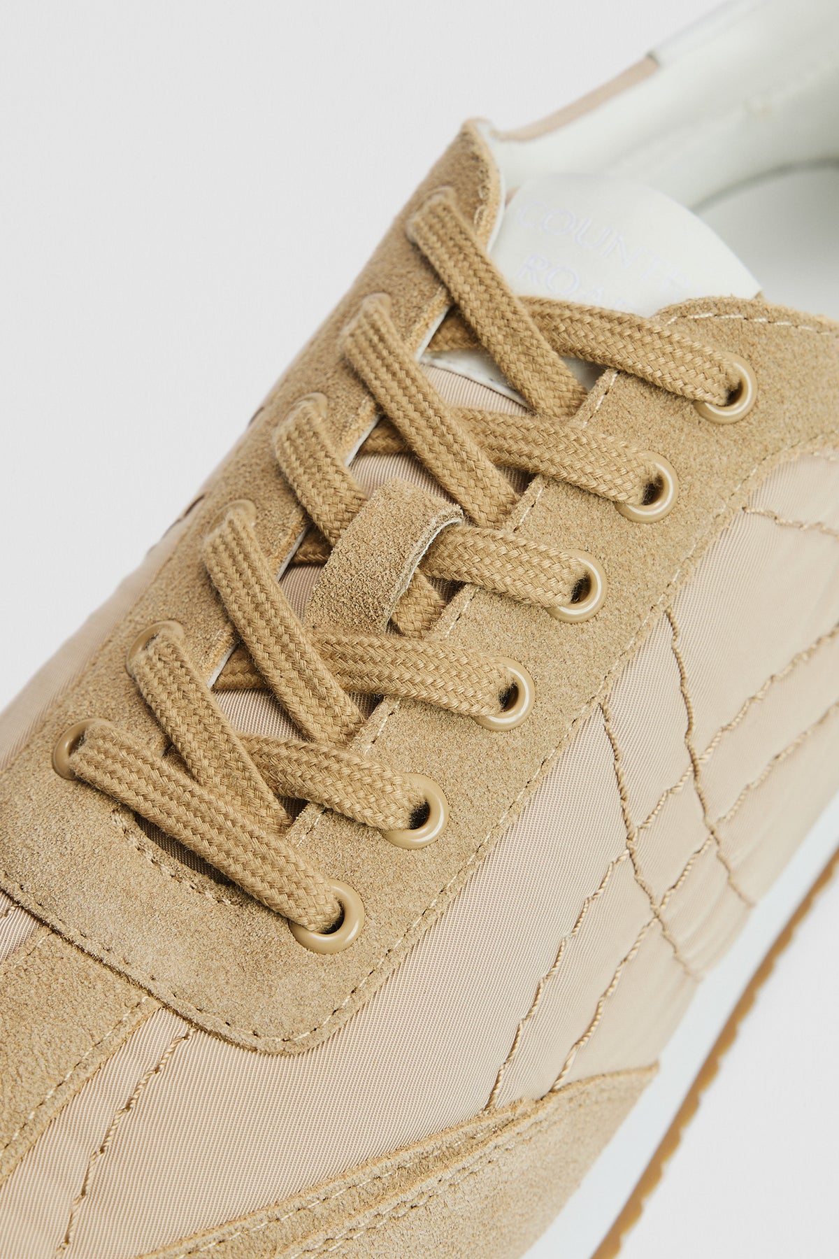 Jaya Sneaker