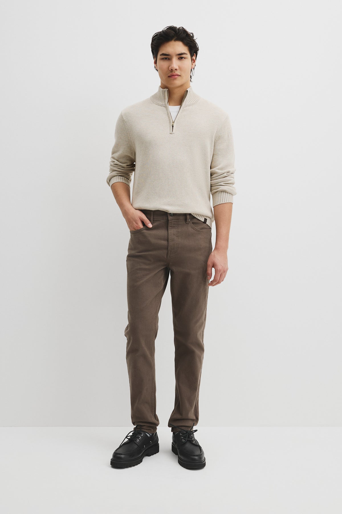 Tapered Fit Brushed Five Pocket Pant
