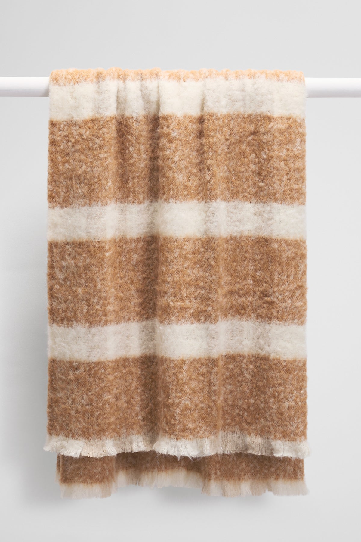 Cr X Waverley Mills Nietta Throw