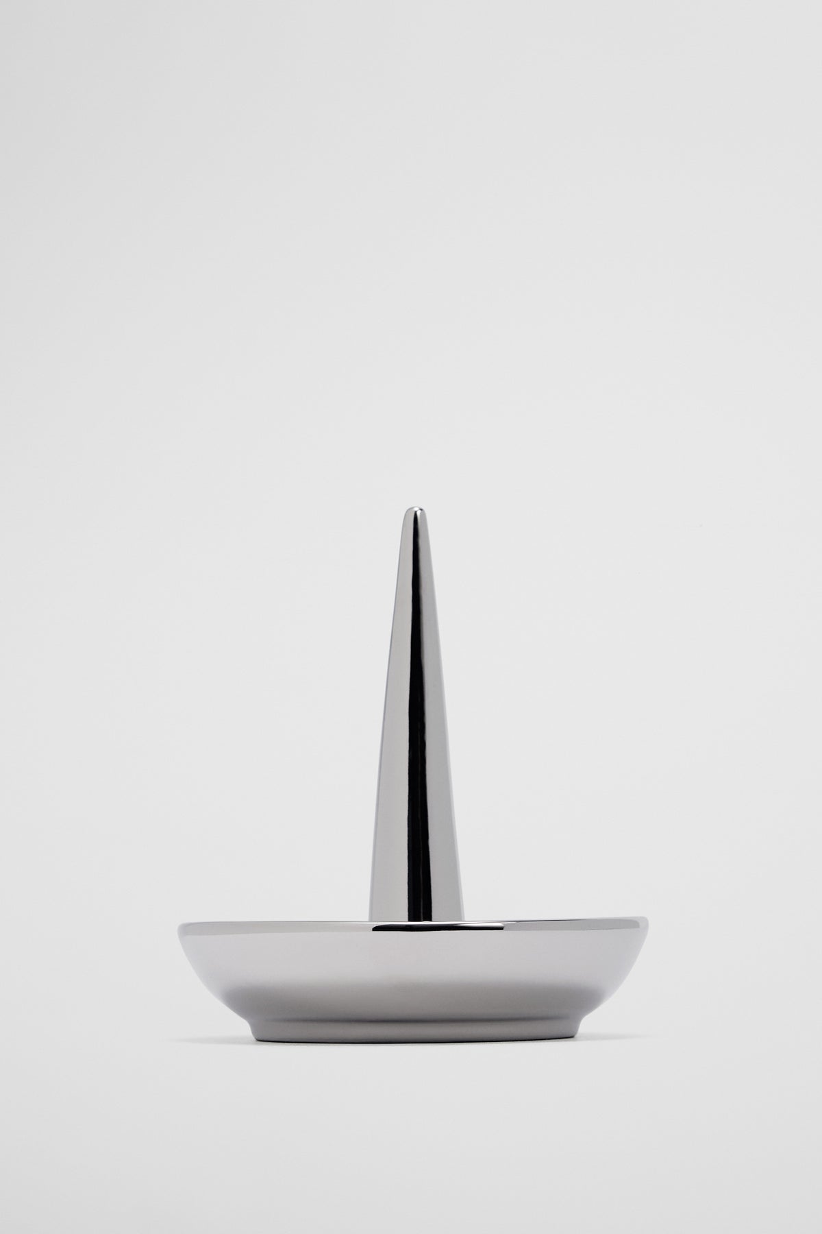 Lucinda Ring Stand