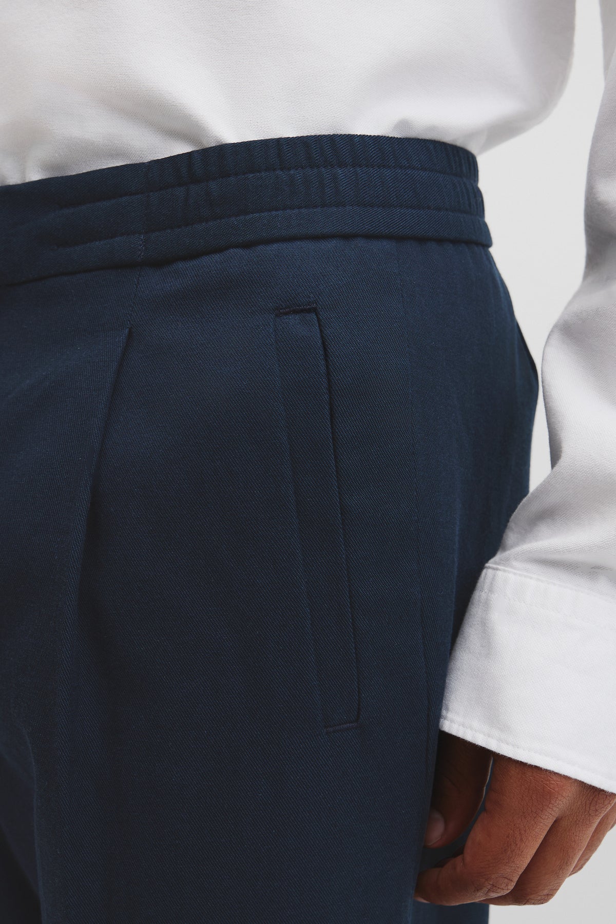 Relaxed Fit Elastic Pant