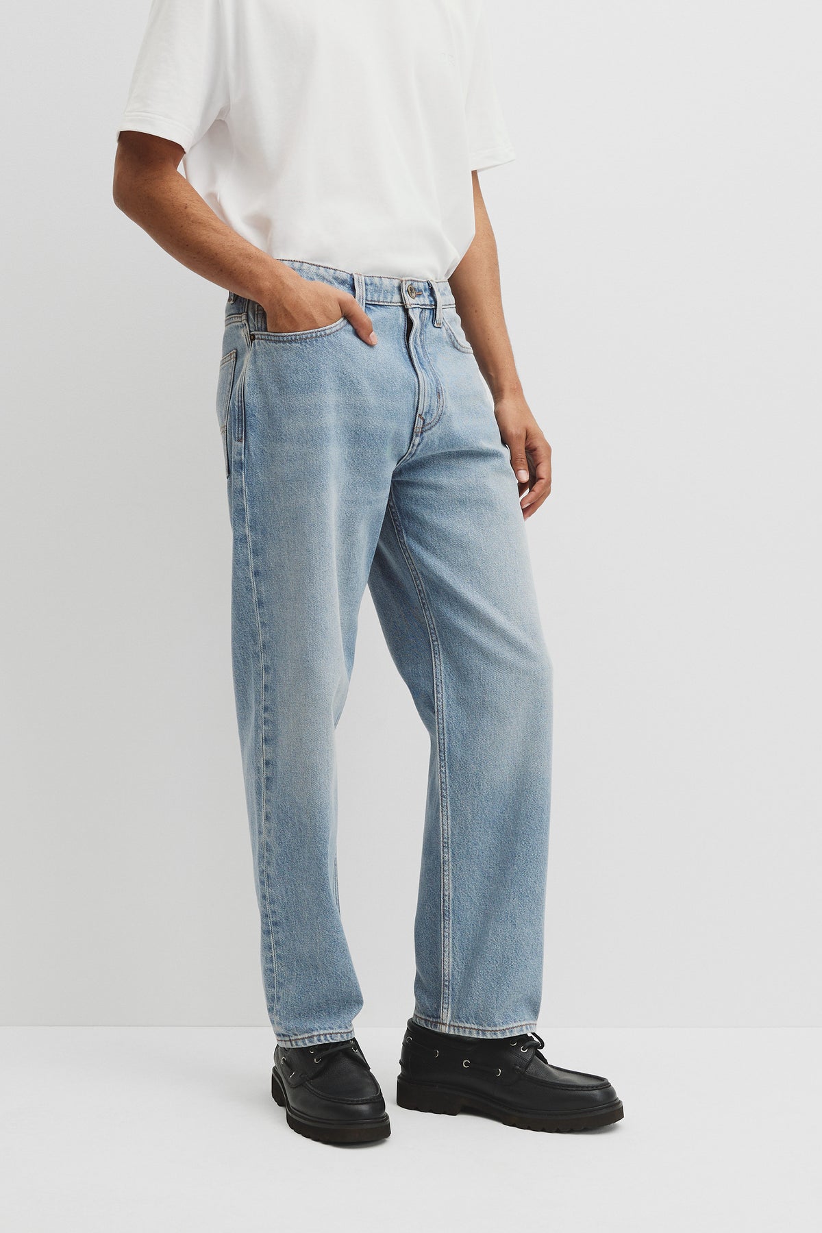 Loose Straight Leg Jean