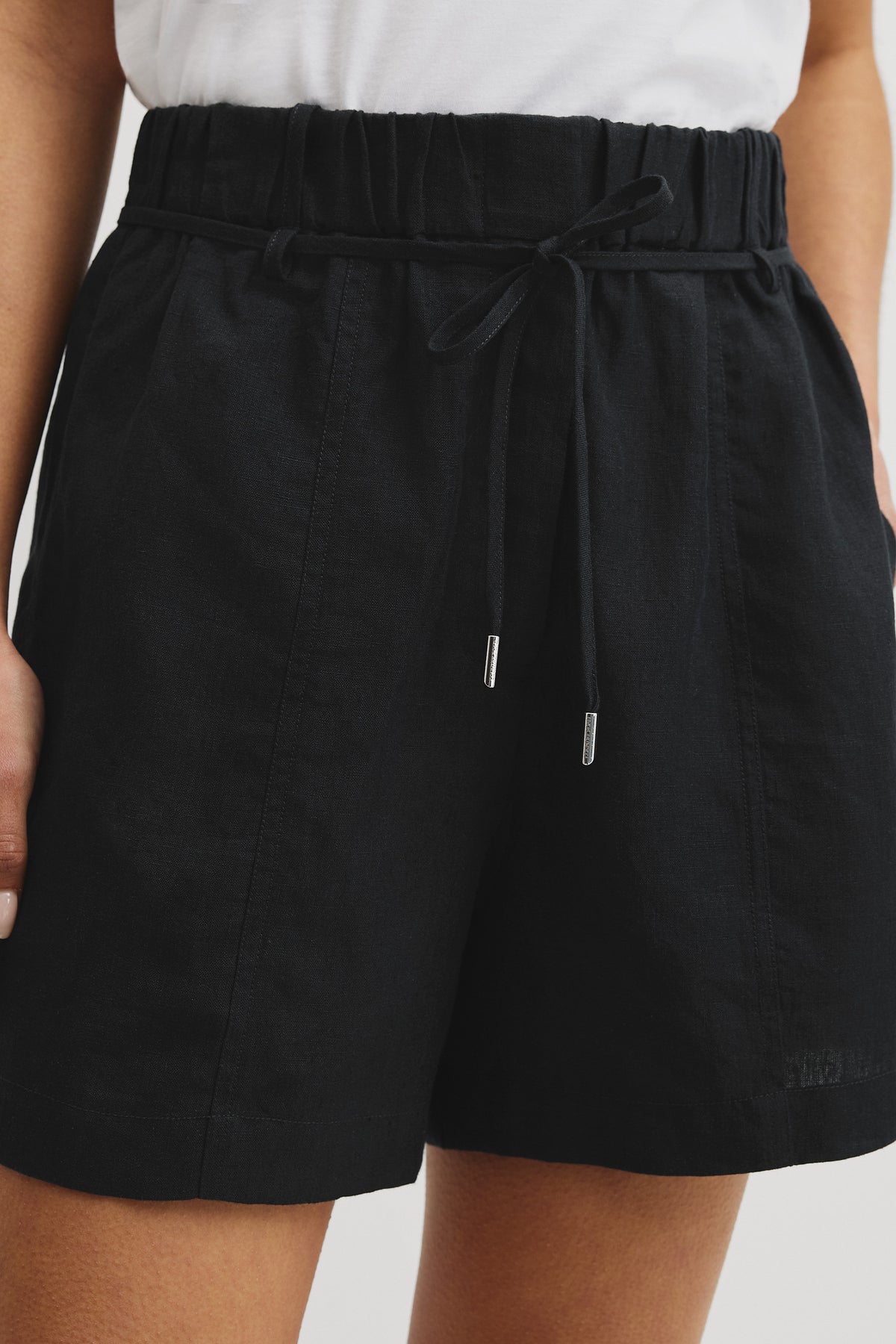 Pull On Linen Short