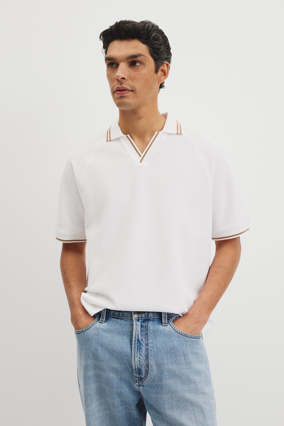 Short Sleeve Txt Cntst Tip Trph